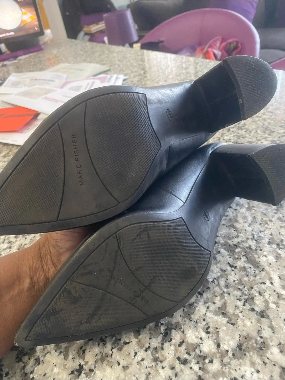 Marc Fisher Black Pointed Toe Leather Pumps - Sleek V-Cut Vamp
